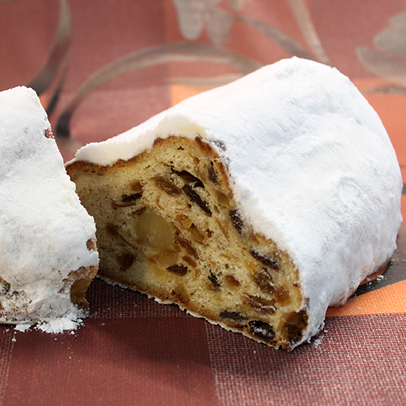 ドライフルーツとナッツたっぷりのシュトーレン